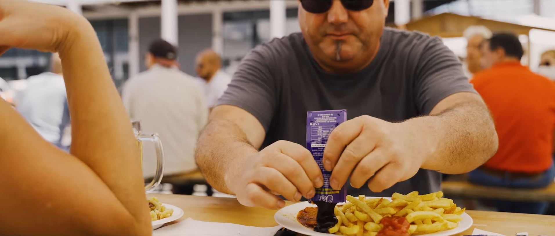 Ehrliche Meinungen zu unserer Barbecue Soße Rauchig Süß auf der BBQ Messe in Friedrichshafen.  