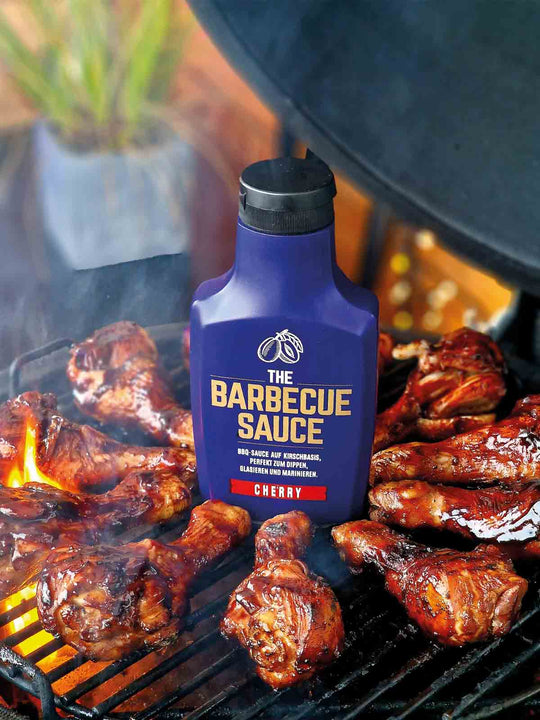 Unsere Cherry BBQ Sauce auf Kirschbasis ist die Beste Glasur für Diene Chicken Wing und Hähnchenfleisch. In Verbindung mit einer guten Marinade, Hitze und Röstaromen erhälst Du eine leckere Kruste, die alle Deine Gäste ins Staunen versetzt.