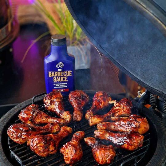 Gegrillte Hähnchenschenkel glasiert mit Kirsch Cherry BBQ Sauce 