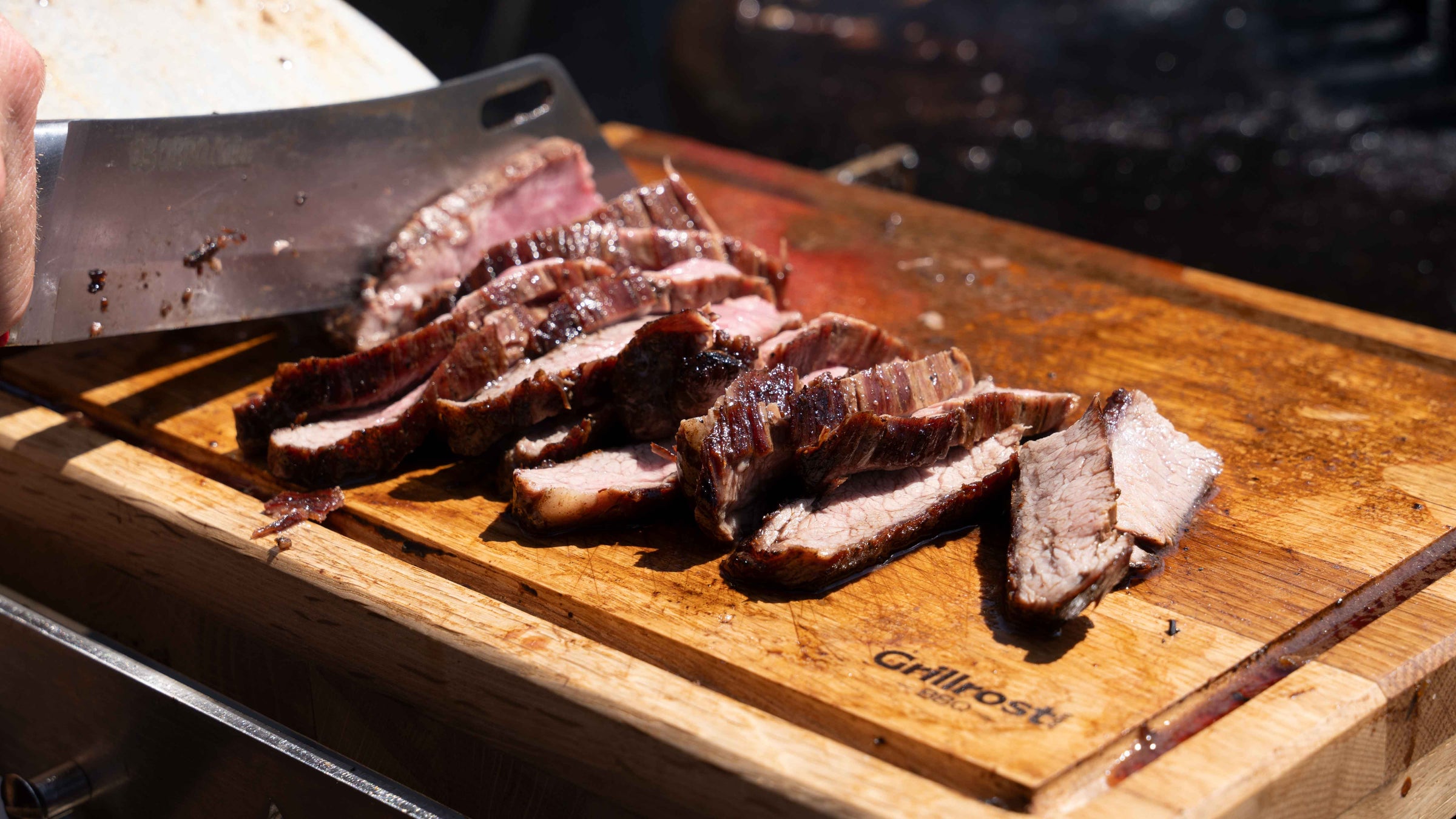 Entdecken Sie hochwertige BBQ Rubs und Gewürze mit natürlichen Zutaten für unvergleichliche Grillmomente. Perfekt abgestimmt für Fleisch, Fisch und Gemüse, sorgen unsere Rubs für intensive Aromen und beste Qualität ohne Zusatzstoffe und Geschmacksverstärker. Kaufen Sie Ihre Grillgewürze jetzt online!